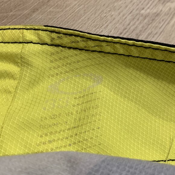 Y2K Oakley Surf Board Shorts Blade Men's Size 33 Yellow Black Ripstop Stretch - Picture 3 of 8